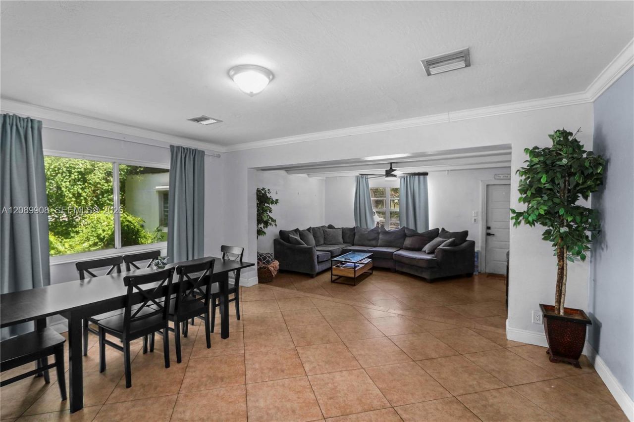 1221 NE 26th Ave , Pompano Beach, FL 33062 Photo