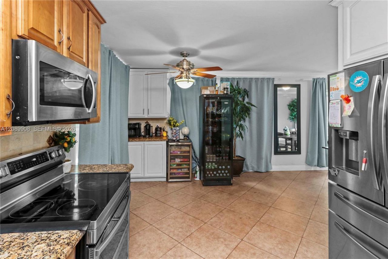 1221 NE 26th Ave , Pompano Beach, FL 33062 Photo