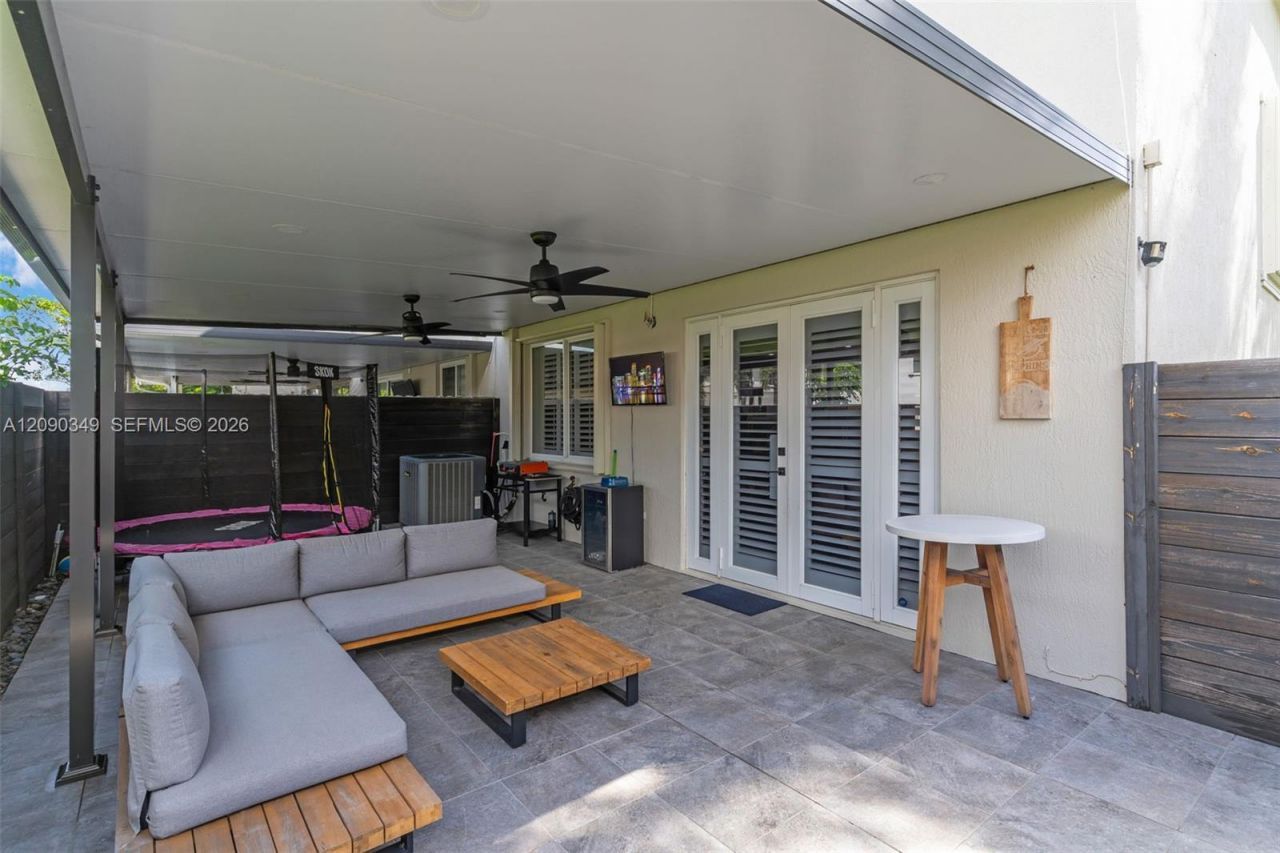 1002 NE 41st Pl , Homestead, FL 33033 Photo