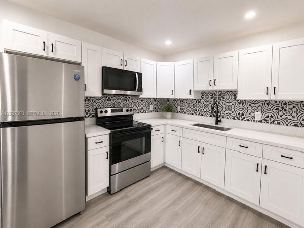 900 NW 8th Ave , Unit 4, Pompano Beach, FL 33060