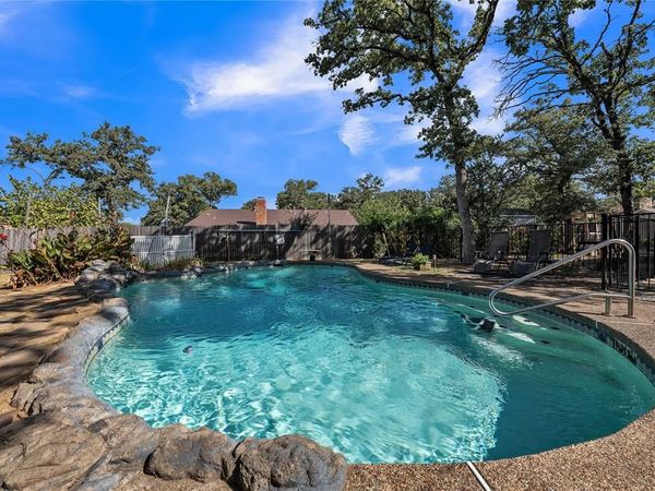 5511 Marshfield Court , Arlington, TX 76016