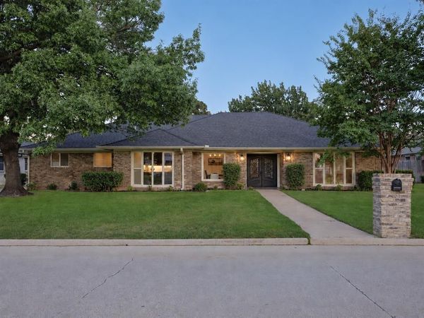 110 Oakmont Drive, Trophy Club, TX 76262