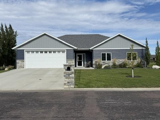 1294 Linden Court, Wahpeton, ND 58075 Main Photo