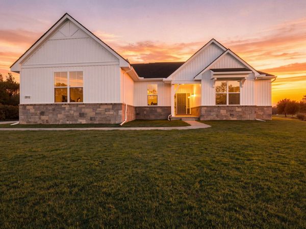 28510 Coyote Court, New Hudson, MI 48165