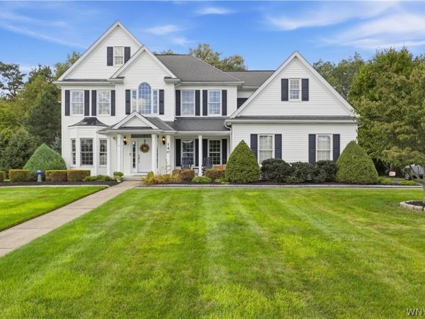 140 Norwood Lane, Orchard Park, NY 14127