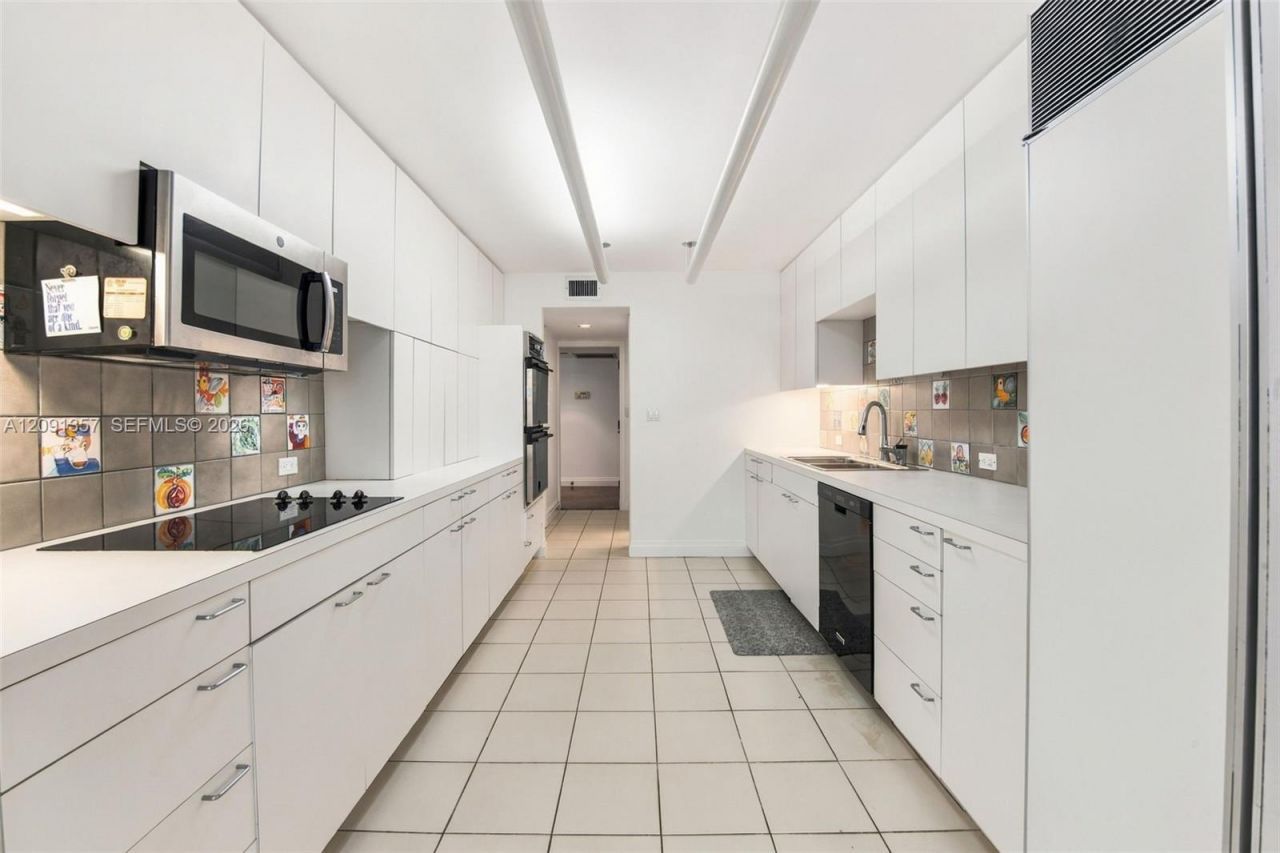 2 Grove Isle Dr , Unit B609, Miami, FL 33133 Photo