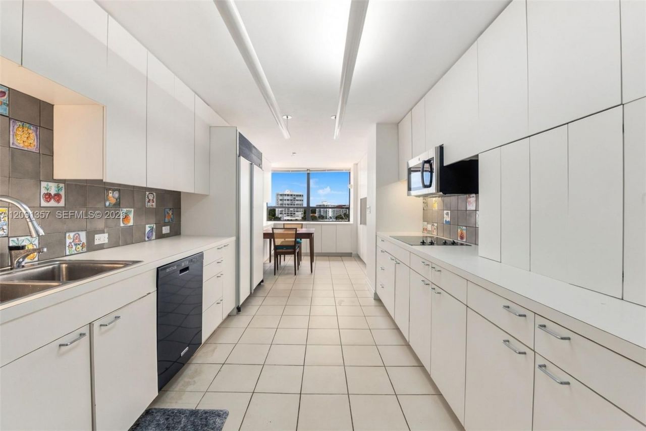 2 Grove Isle Dr , Unit B609, Miami, FL 33133 Photo