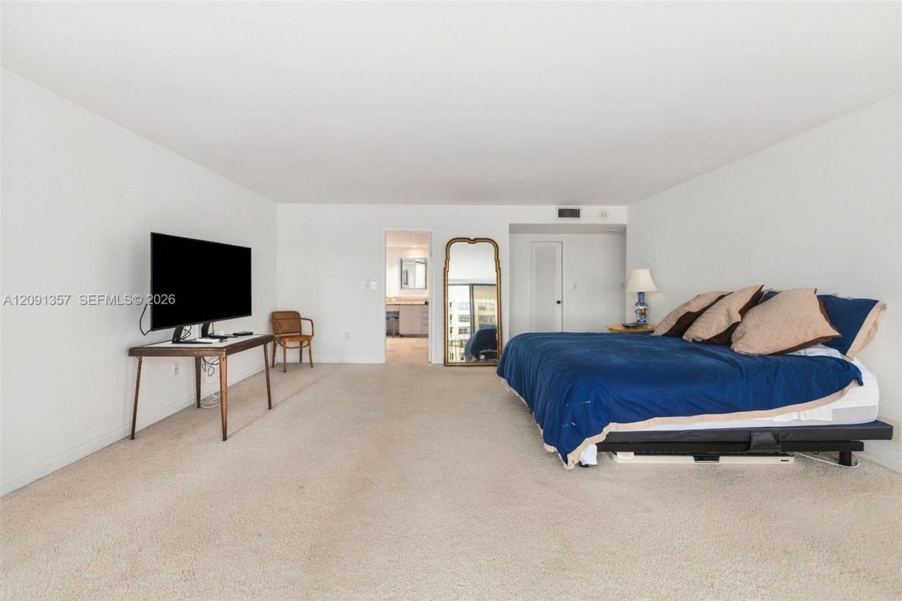 2 Grove Isle Dr , Unit B609, Miami, FL 33133 Photo