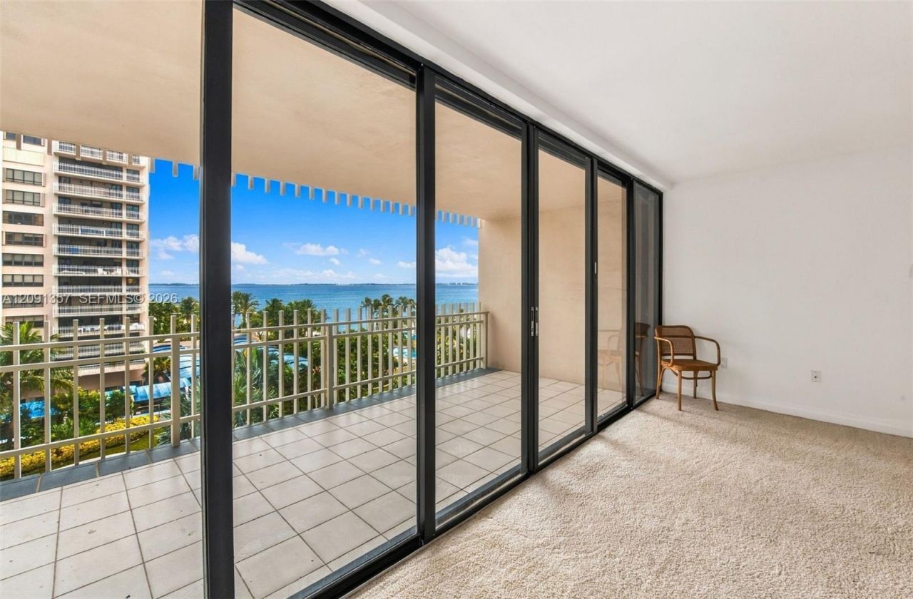 2 Grove Isle Dr , Unit B609, Miami, FL 33133 Photo