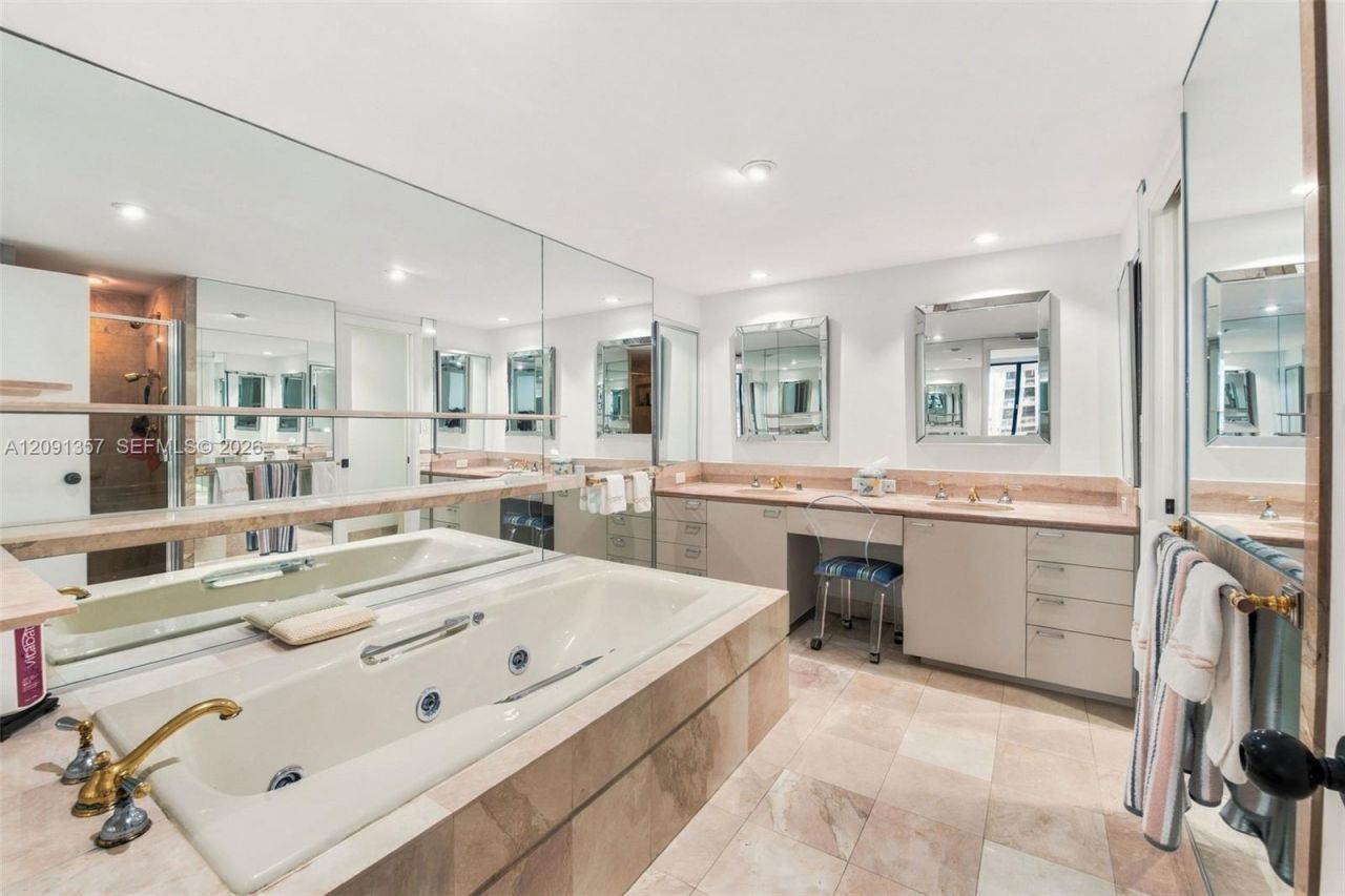 2 Grove Isle Dr , Unit B609, Miami, FL 33133 Photo