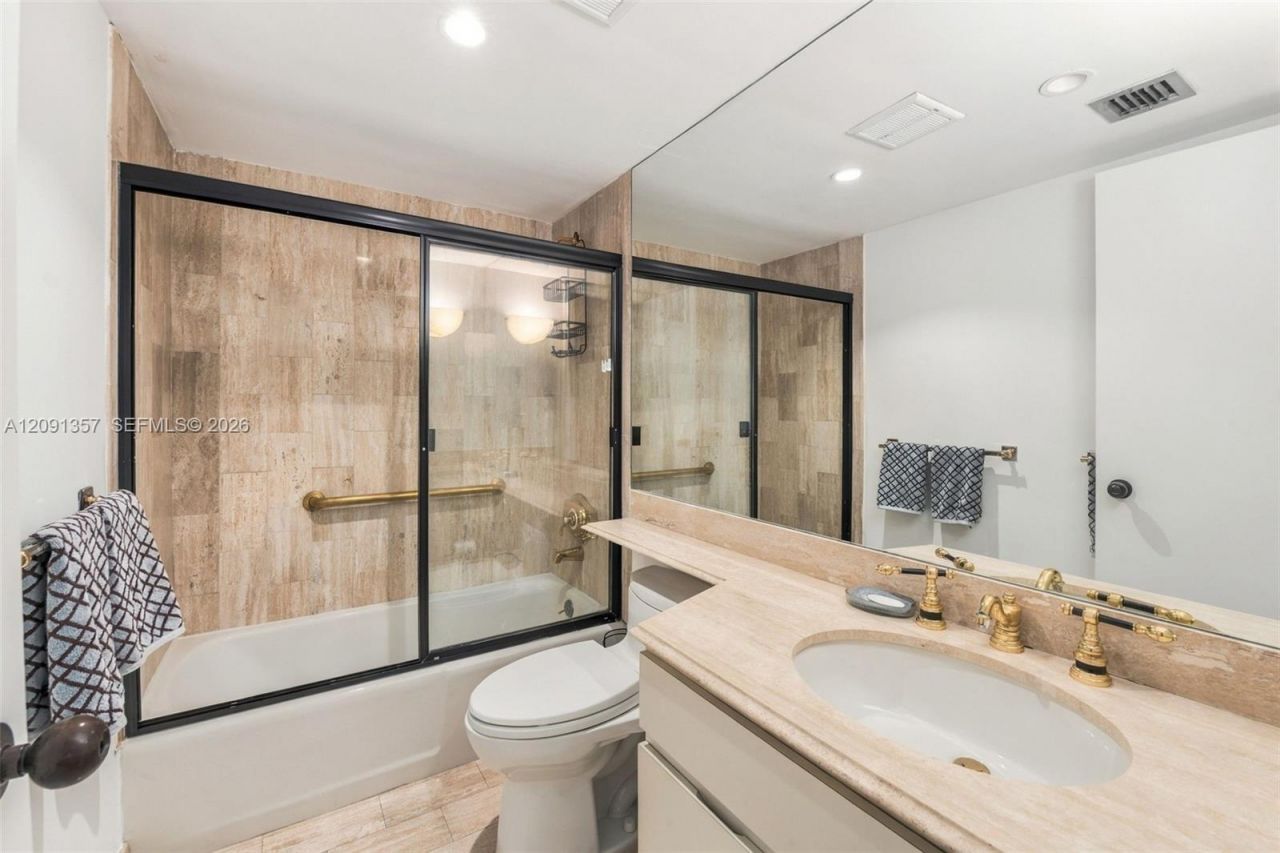 2 Grove Isle Dr , Unit B609, Miami, FL 33133 Photo