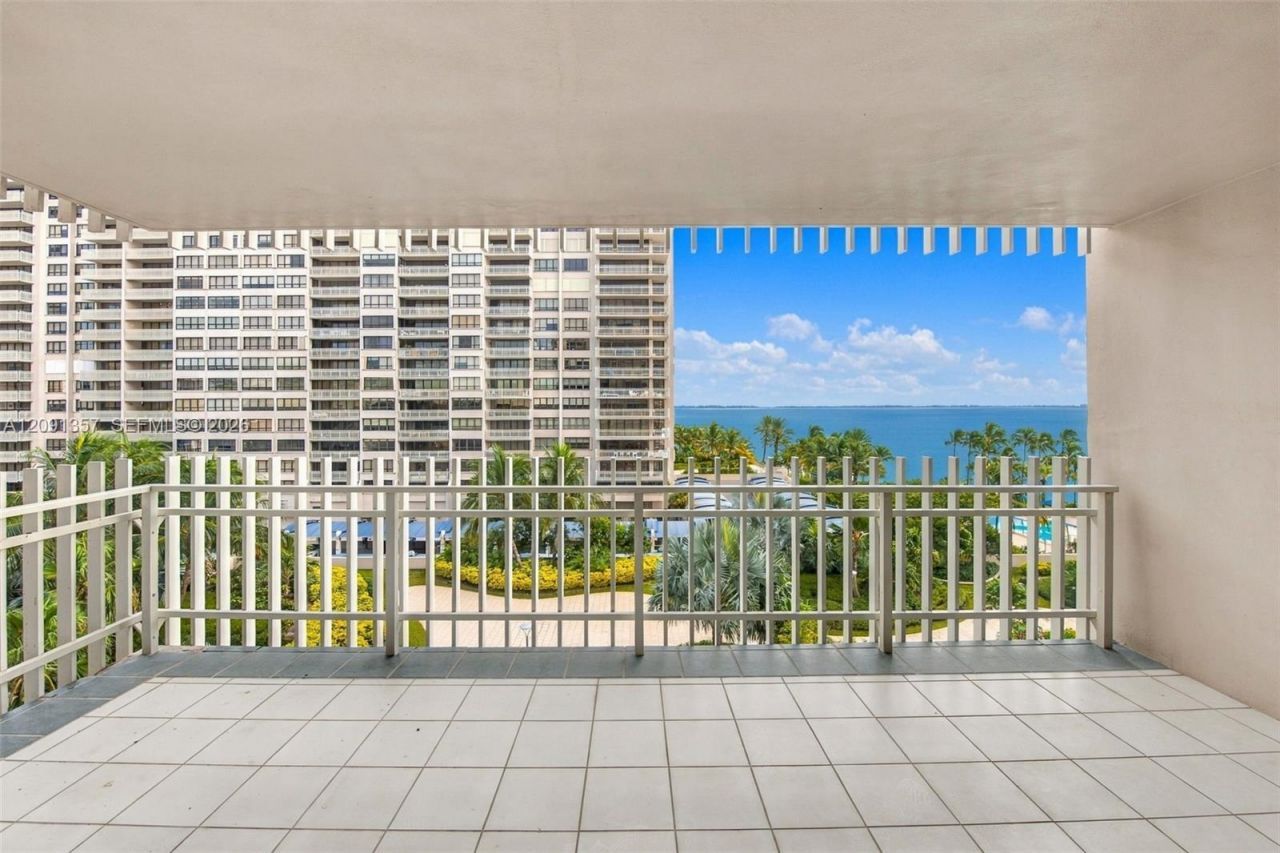 2 Grove Isle Dr , Unit B609, Miami, FL 33133 Photo
