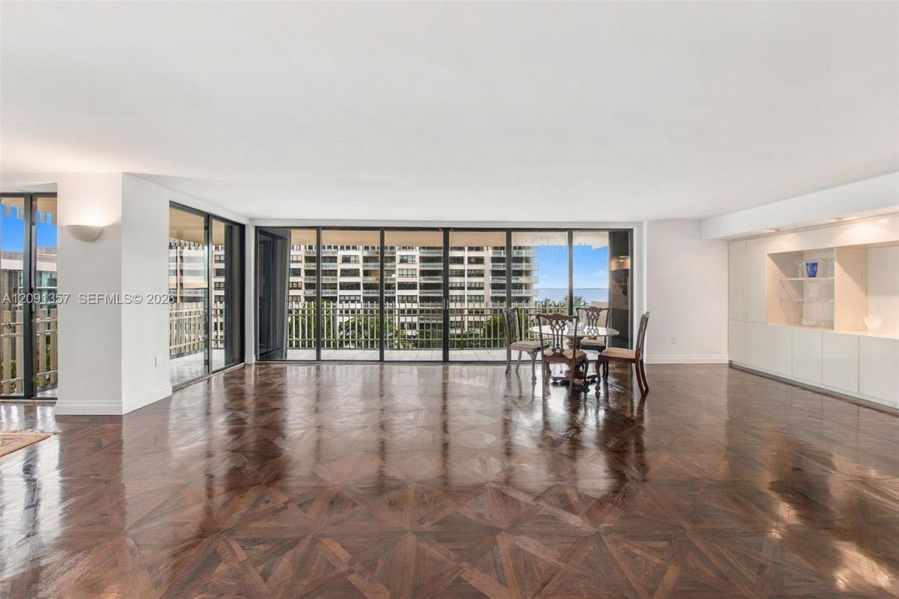 2 Grove Isle Dr , Unit B609, Miami, FL 33133 Photo