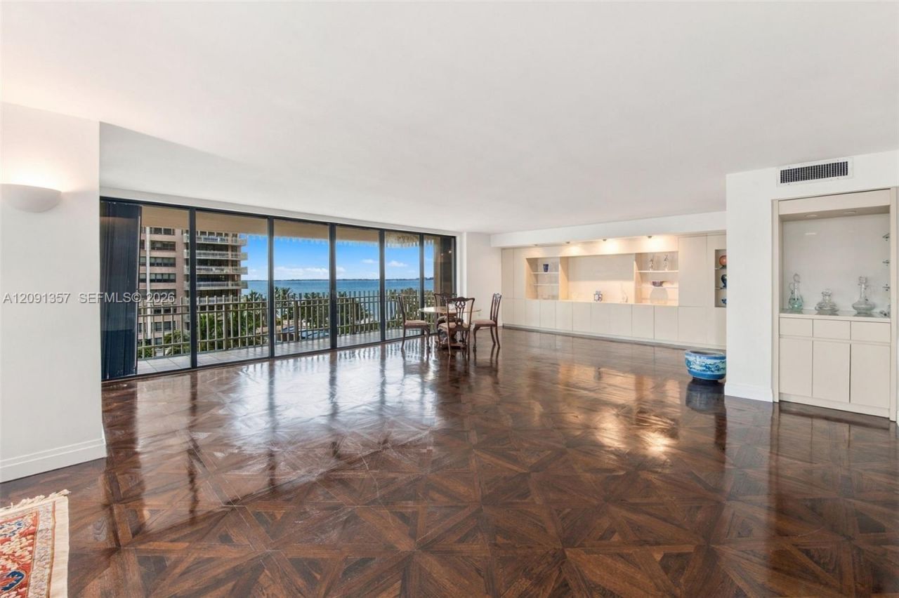 2 Grove Isle Dr , Unit B609, Miami, FL 33133 Photo