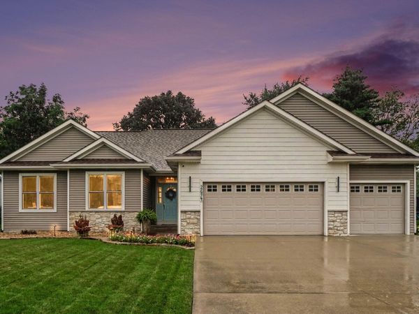 2674 Avalon Woods Drive, Portage, MI 49024