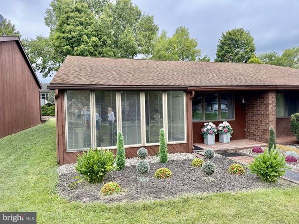 318 STONEGATE CIRCLE N , CHAMBERSBURG, PA 17201