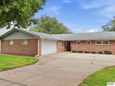 450 N 7th Street, Arlington, NE 68002