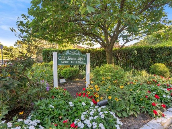 460 Old Town Road , Unit 27L, Port Jefferson Station, NY 11776