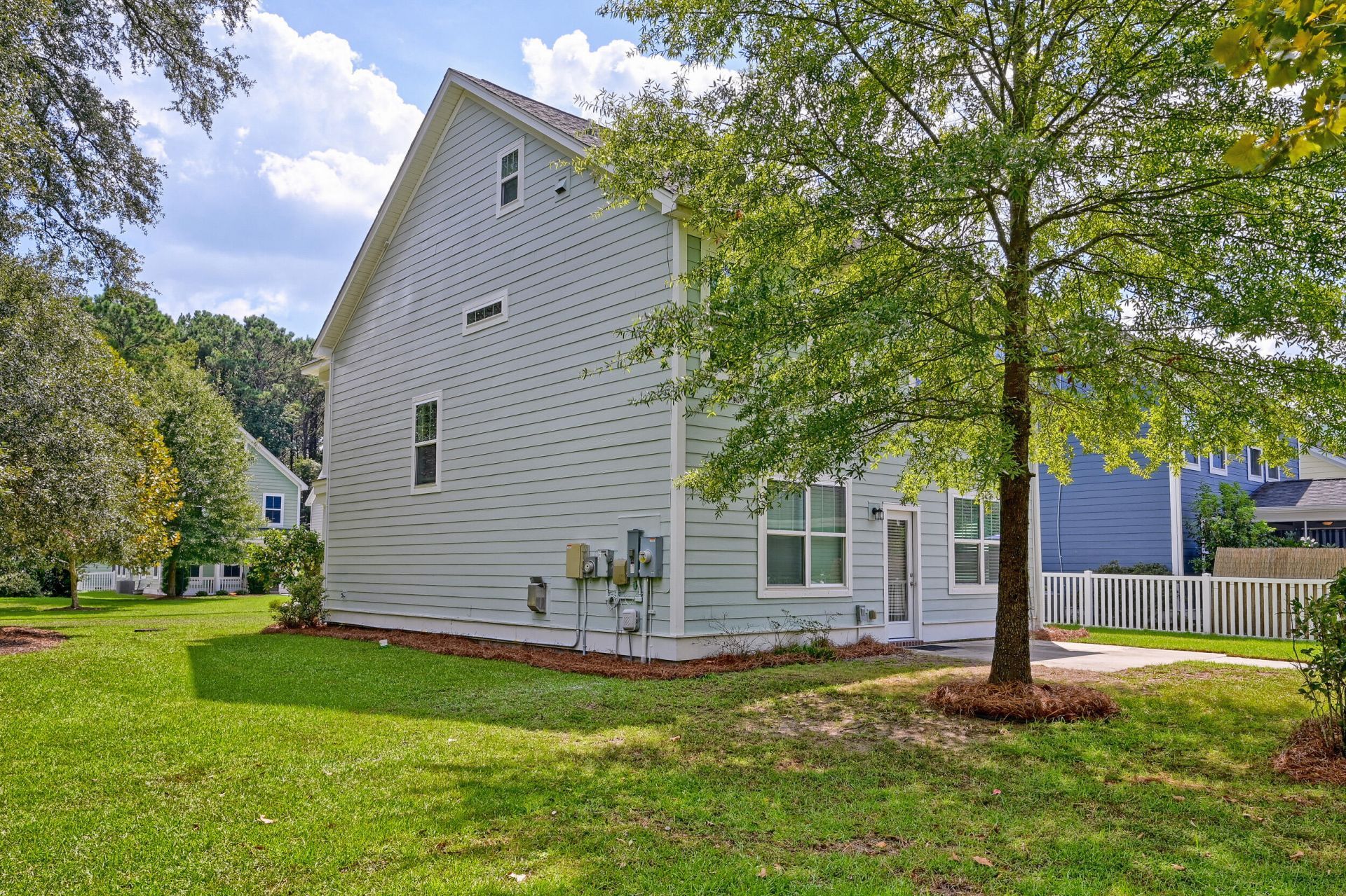 2917 Swamp Sparrow Circle Photo 61