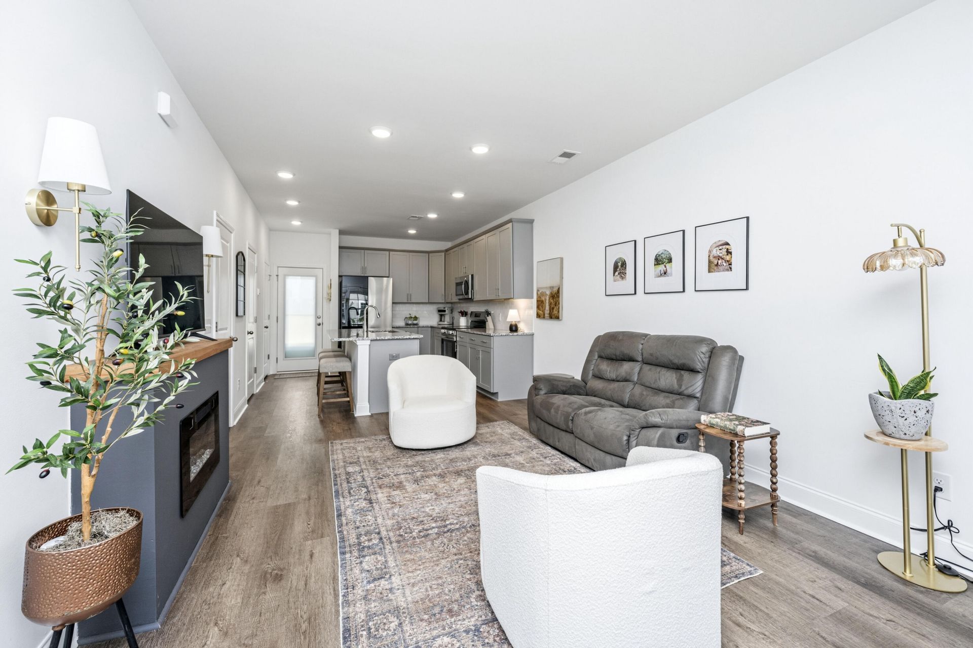 1201 Twin Rivers Drive Photo 4