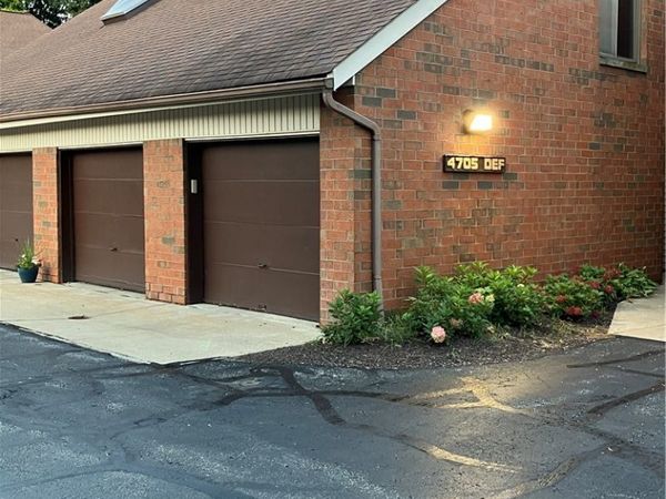 4705 Mayfield Road, Unit E, South Euclid, OH 44121