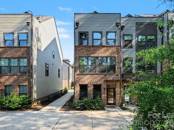 300 Twinflower Lane, Charlotte, NC 28205