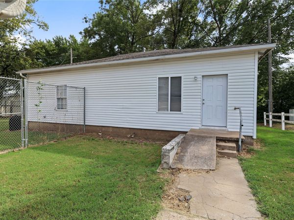 208 E 3rd Street , Skiatook, OK 74070