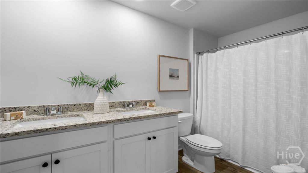 76 Planters Court Photo 35