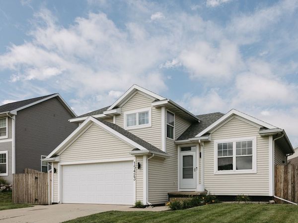 15423 Aurora Avenue, Urbandale, IA 50323