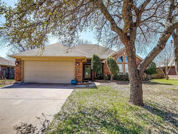 837 NW Park Meadow Lane, Burleson, TX 76028
