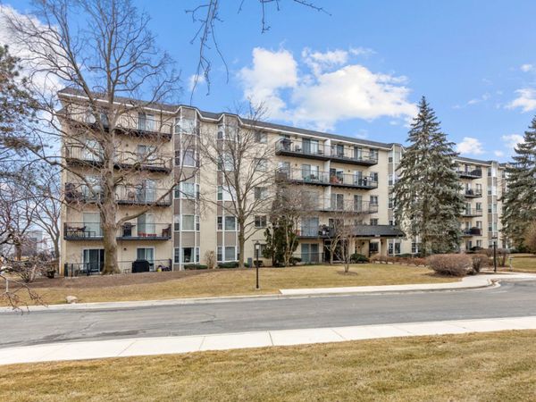 8620 WAUKEGAN Road , Unit 405, Morton Grove, IL 60053