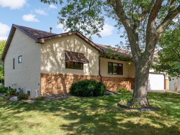1797 Eldridge Avenue W, Roseville, MN 55113