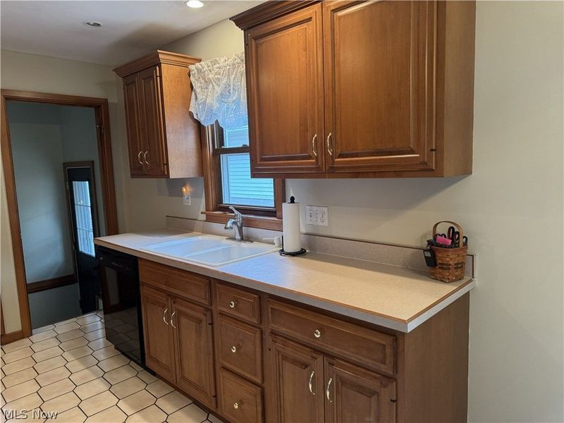414 E Paige Avenue, Barberton, OH 44203 Photo 11