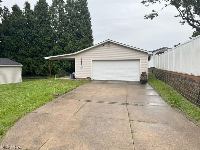 414 E Paige Avenue, Barberton, OH 44203 Photo 4