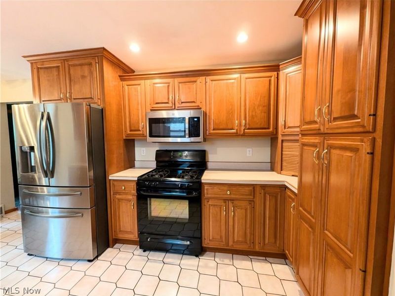 414 E Paige Avenue, Barberton, OH 44203 Photo 7