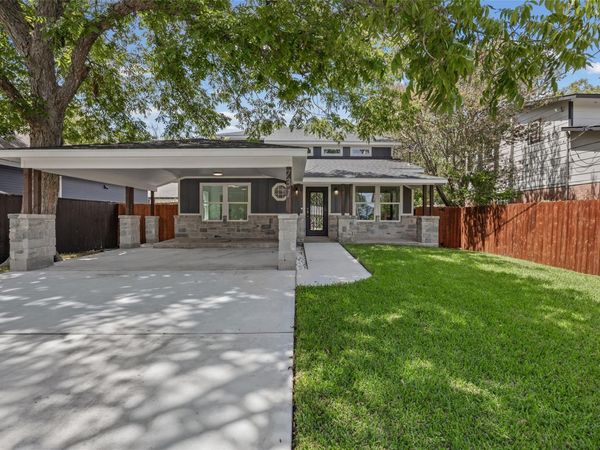 731 Neches ST, Lockhart, TX 78644