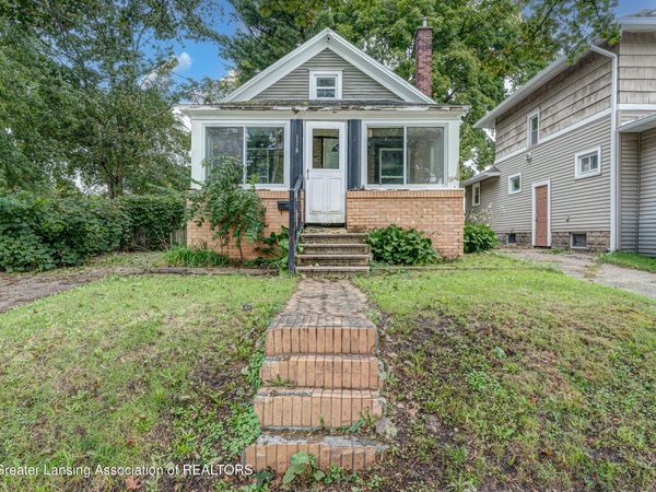 118 S Francis Avenue, Lansing, MI 48912
