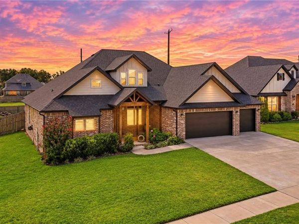 743 Saffron Avenue, Tontitown, AR 72762
