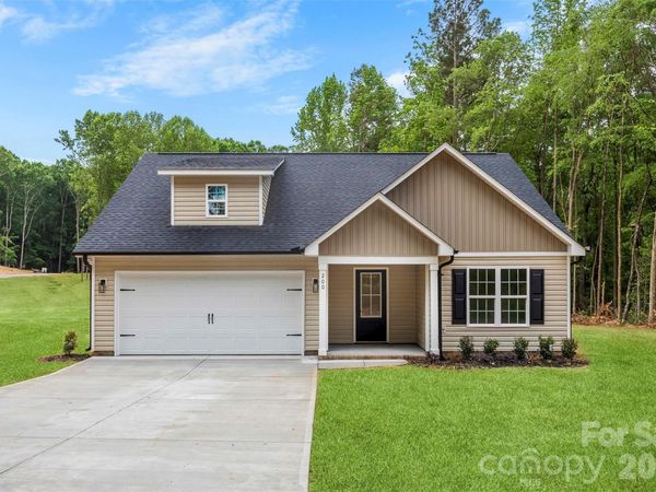 200 Knollwood Circle , Albemarle, NC 28001