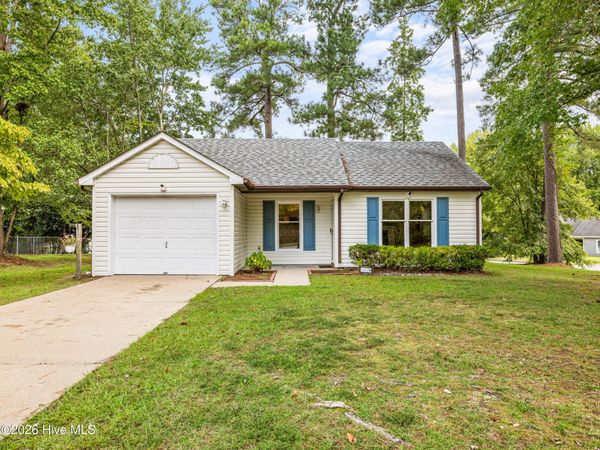 542 Shadowridge Road , Jacksonville, NC 28546