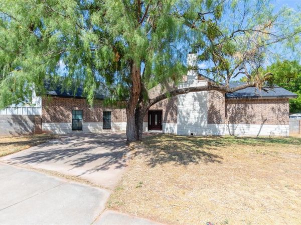 1394 S Pioneer Drive, Abilene, TX 79605