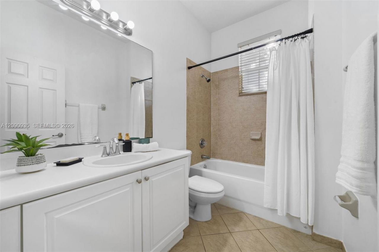 9143 SW 227th St, Unit 6, Cutler Bay, FL 33190 Photo
