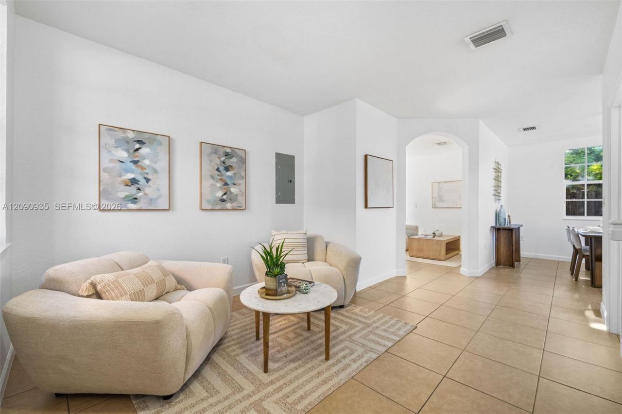9143 SW 227th St, Unit 6, Cutler Bay, FL 33190 Photo