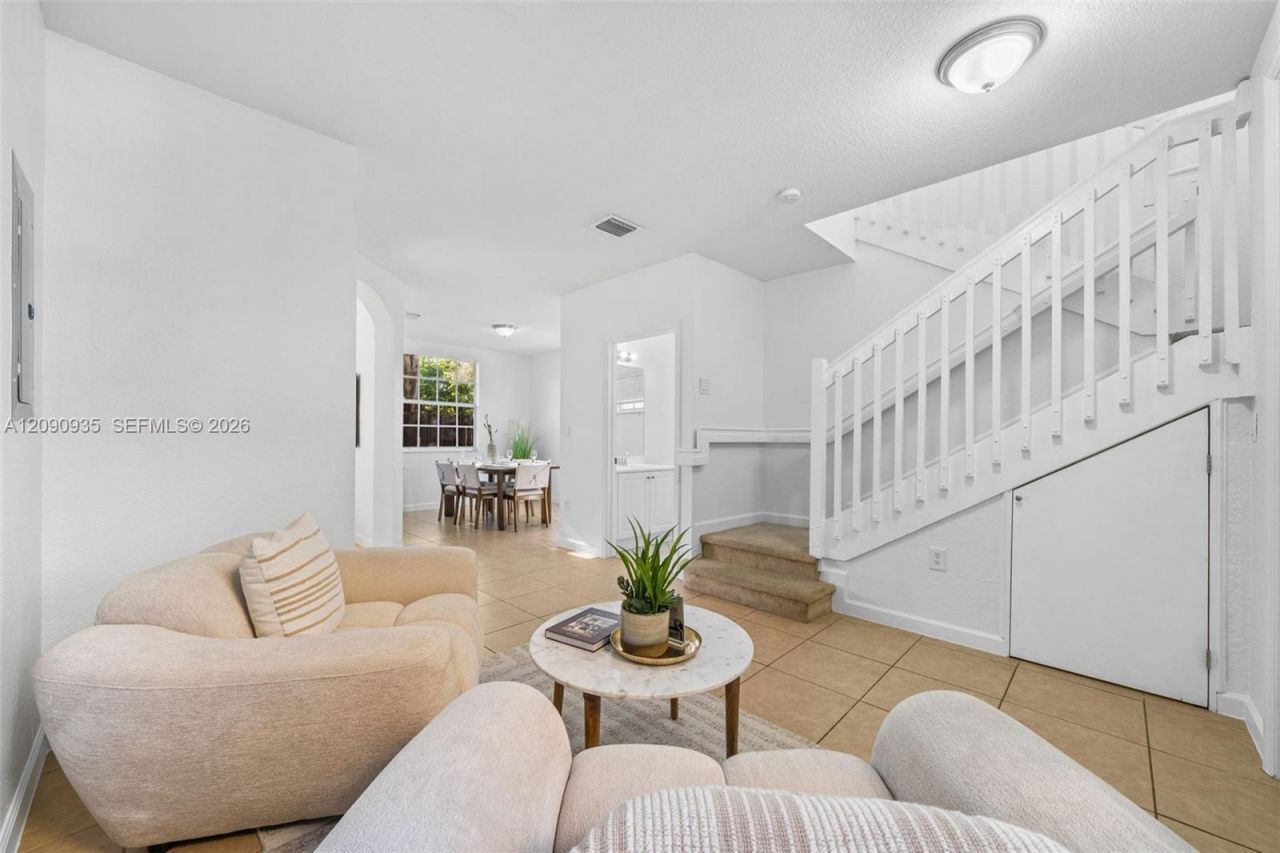 9143 SW 227th St, Unit 6, Cutler Bay, FL 33190 Photo