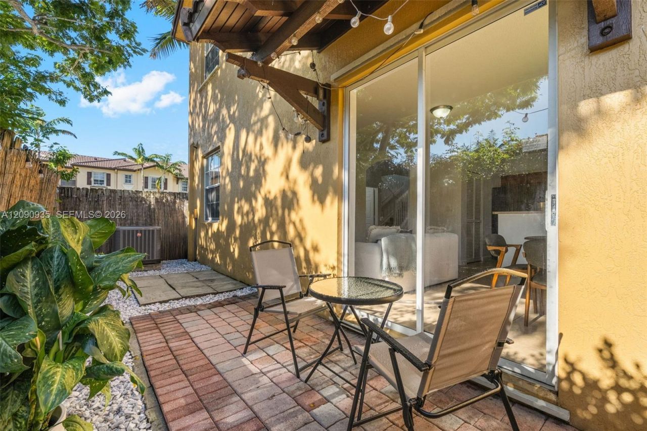 9143 SW 227th St, Unit 6, Cutler Bay, FL 33190 Photo