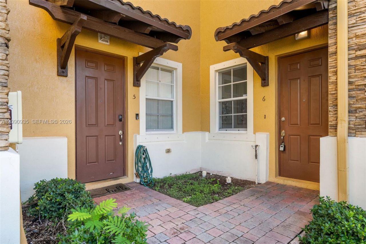 9143 SW 227th St, Unit 6, Cutler Bay, FL 33190 Photo