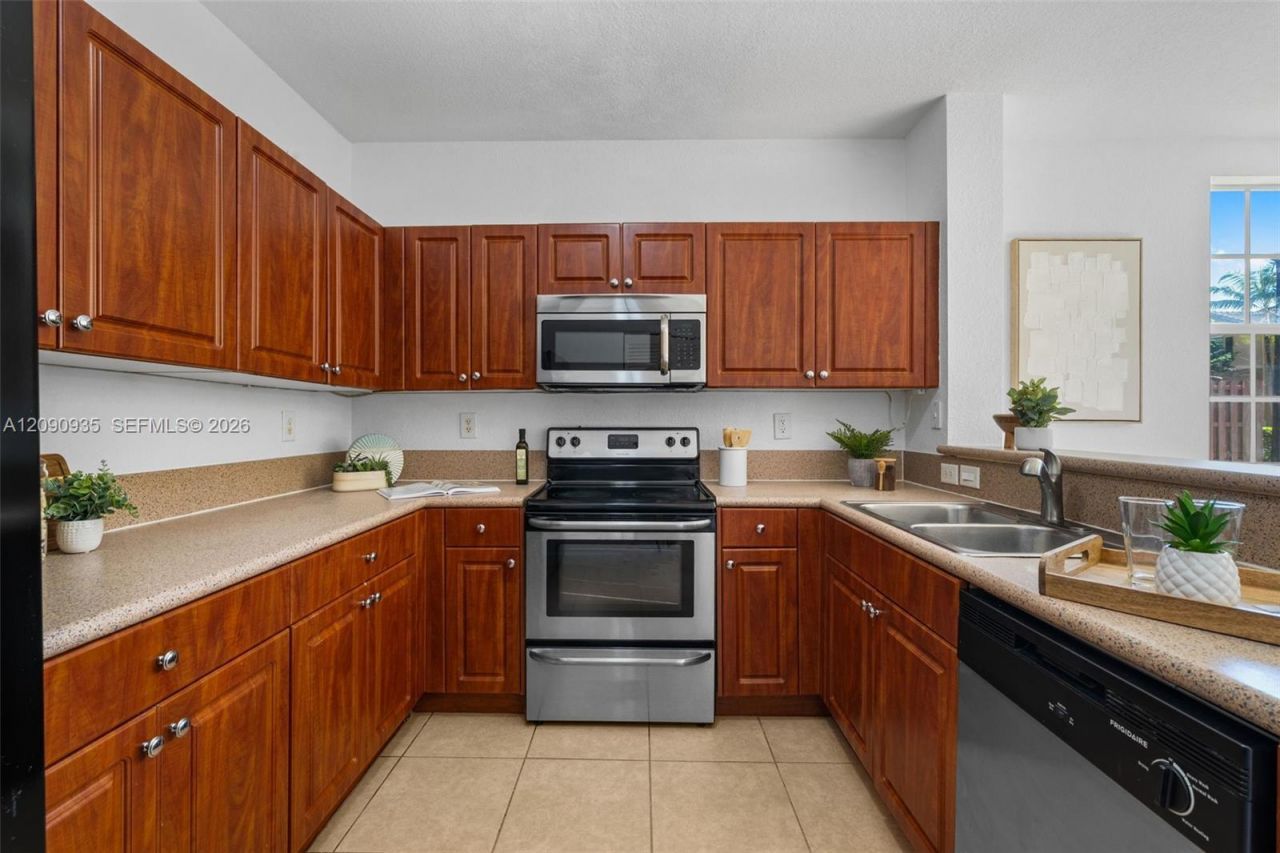 9143 SW 227th St, Unit 6, Cutler Bay, FL 33190 Photo