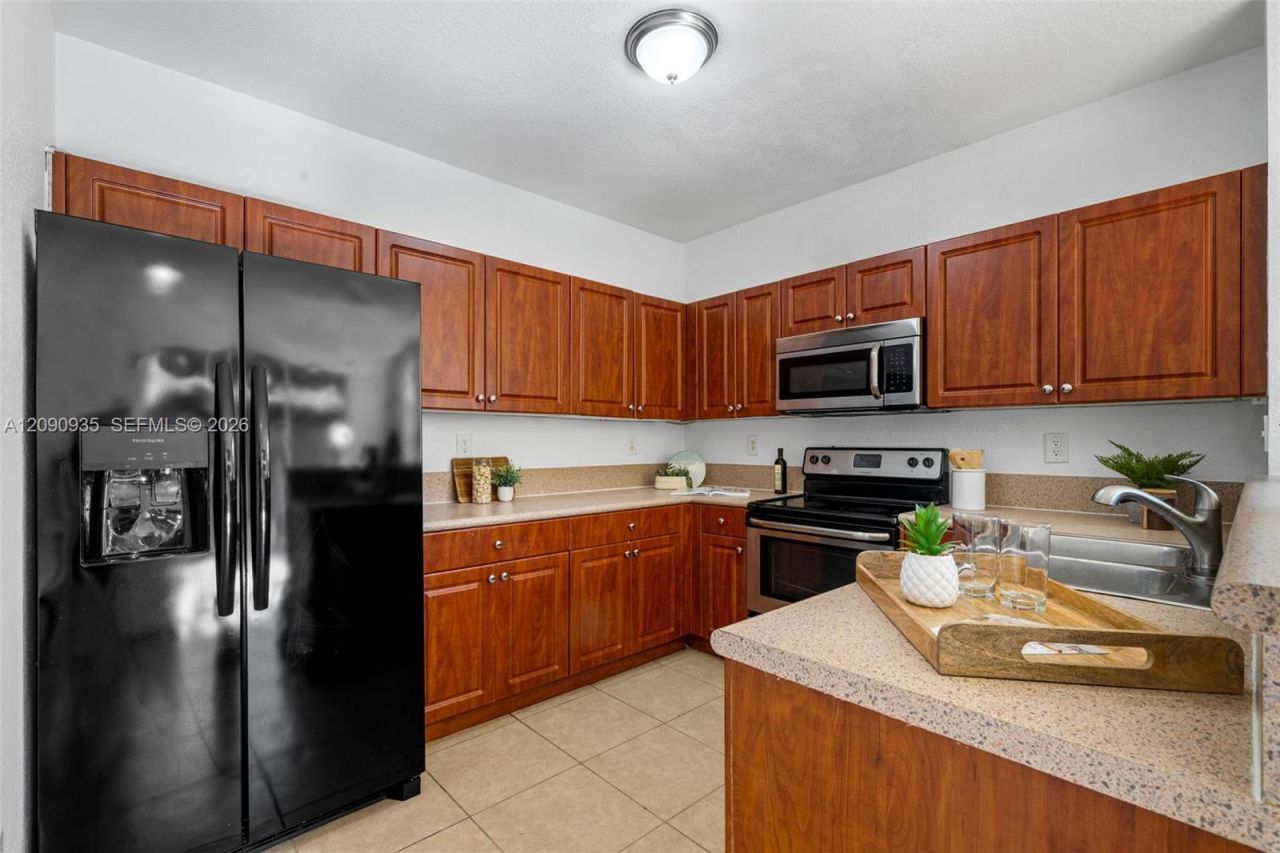 9143 SW 227th St, Unit 6, Cutler Bay, FL 33190 Photo