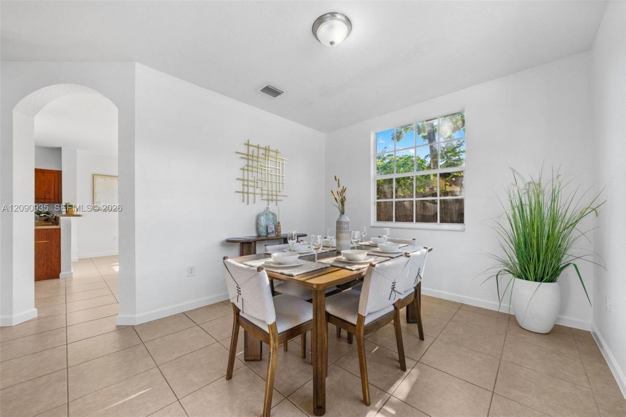 9143 SW 227th St, Unit 6, Cutler Bay, FL 33190 Photo