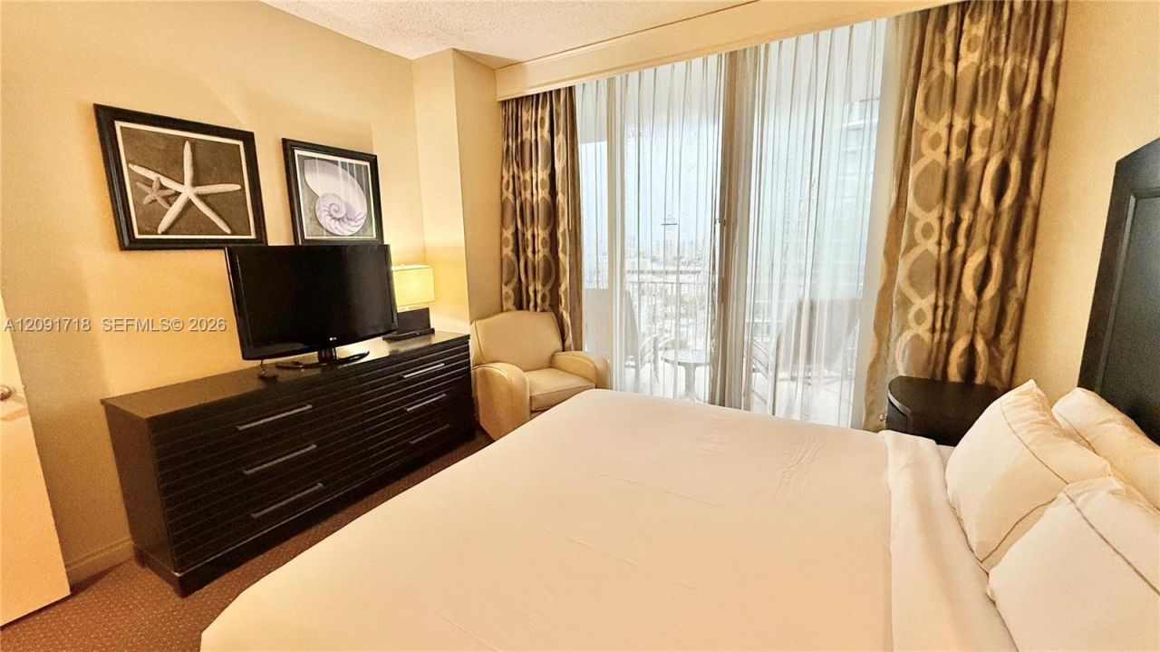 17375 Collins Ave , Unit 2607, Sunny Isles Beach, FL 33160 Photo